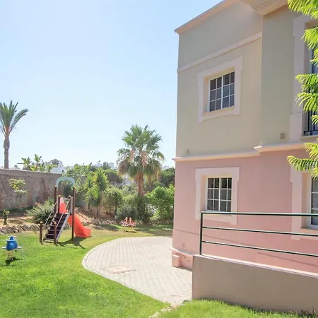 Aquamar Aparthotel 3*